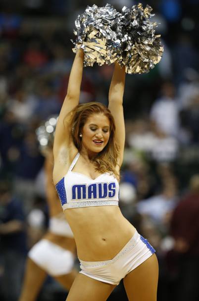 Una cheerleader dei Dallas Mavericks (Reuters)
